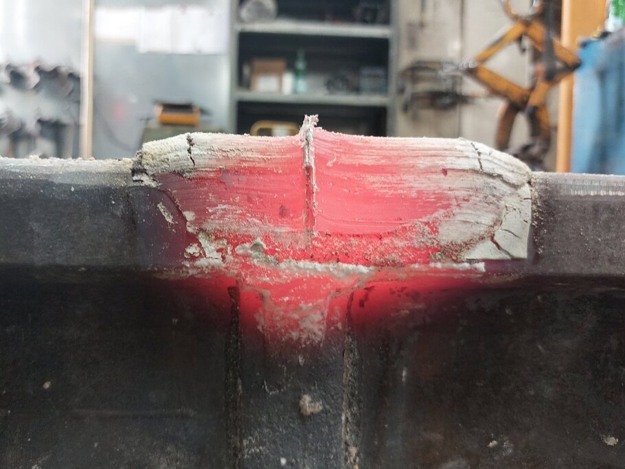 Welded rail joint with Thermit® head repair