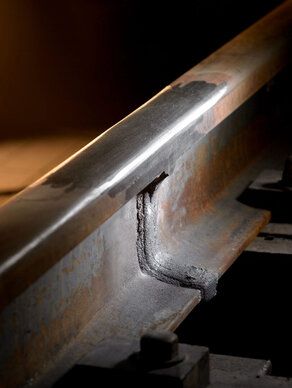 welded rail joint of a flat bottom rail