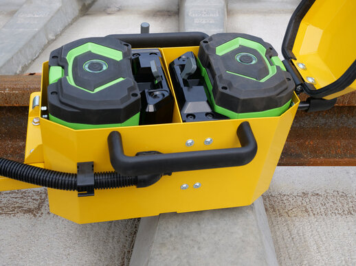 battery compartment of the web grinder