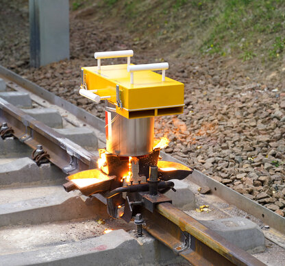Fume gas filter on single use crucible